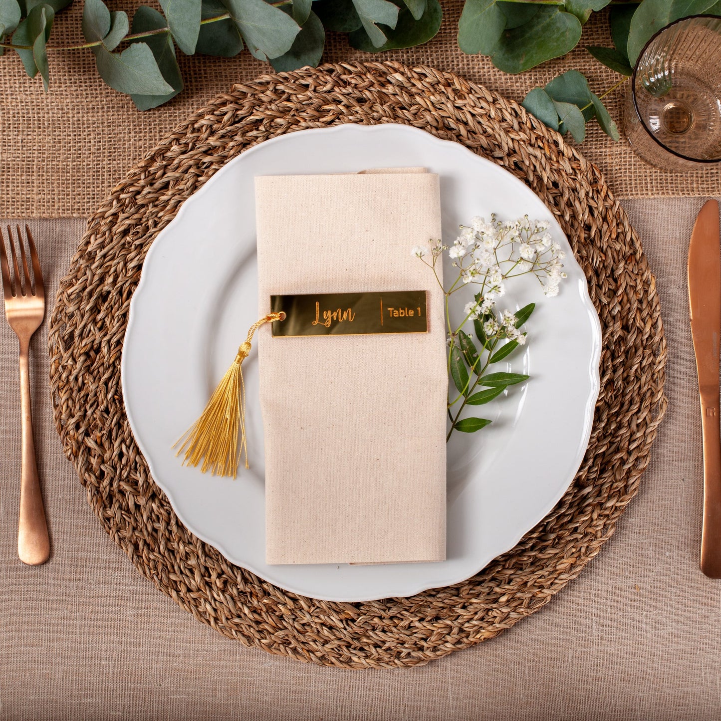 Engraved mirror acrylic name place with table number for wedding decor