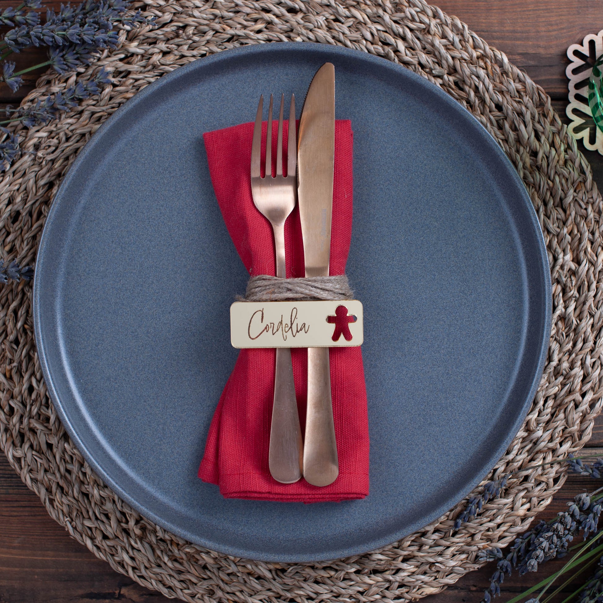 Personalised rectangle Christmas place setting with gingerman cutout in gold mirror finish