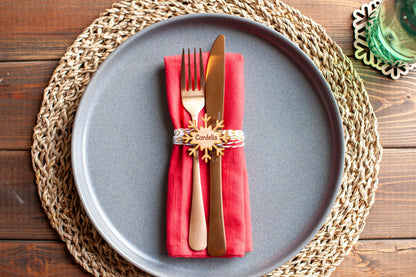 Elegant snowflake-shaped Christmas name tag for festive table