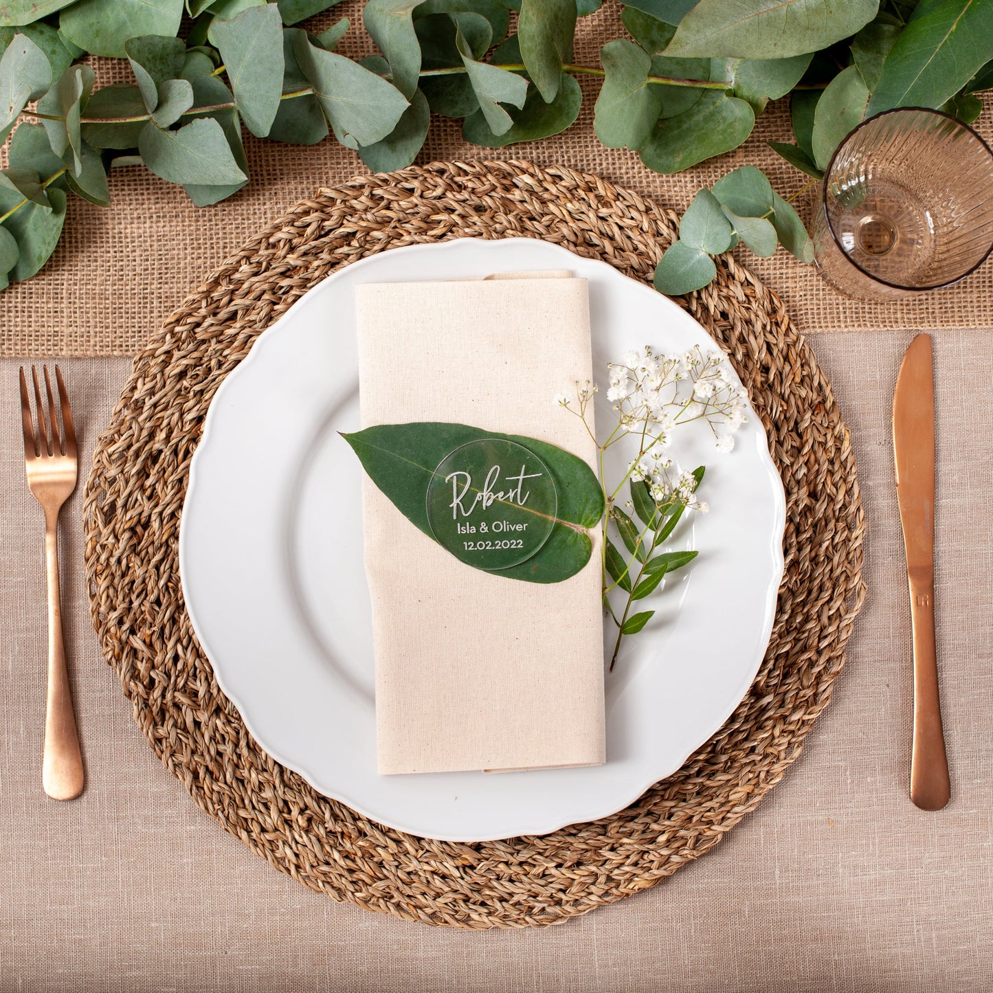 Engraved acrylic circle place card for wedding table setting with names and date