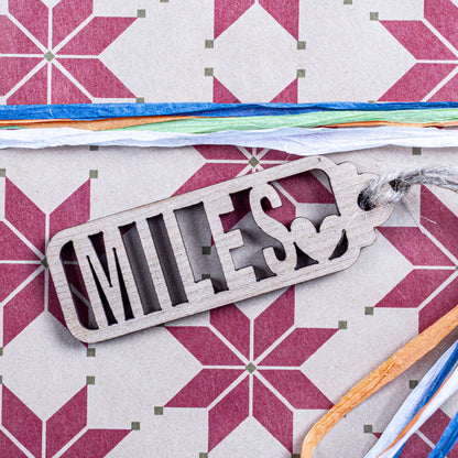 Personalised wooden name cut-out gift tag for Christmas wrapping décor