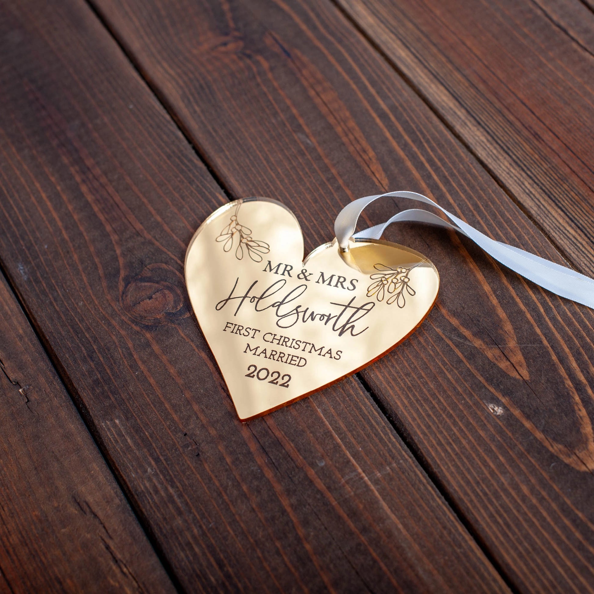 Engraved gold acrylic heart bauble for romantic Christmas decoration