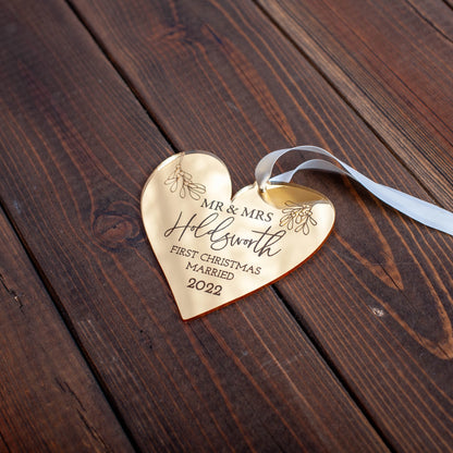 Engraved gold acrylic heart bauble for romantic Christmas decoration