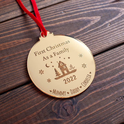 Personalised gold mirror family ornament on Christmas tree