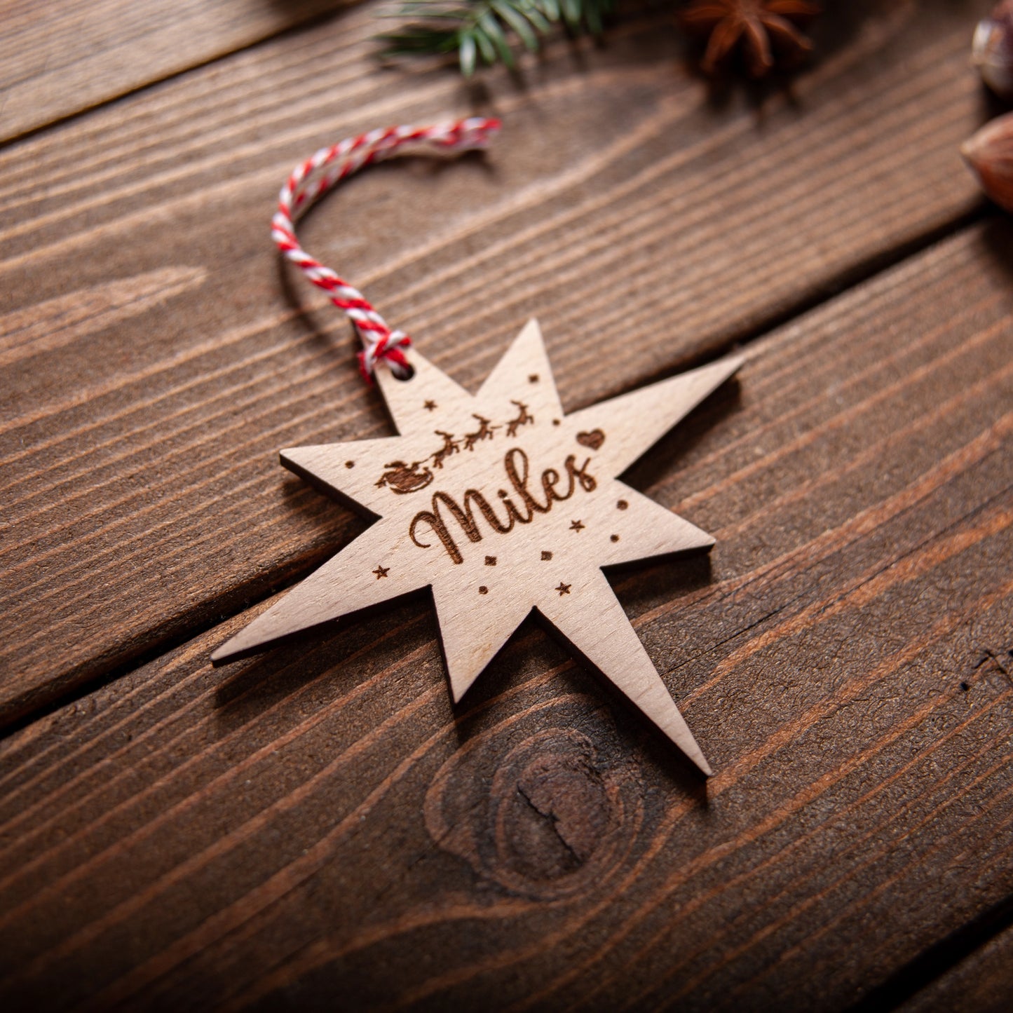 Personalised Northern Star Christmas Bauble – Engraved Wood or Acrylic Ornament