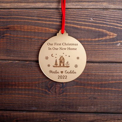 Elegant engraved bauble with house silhouette design