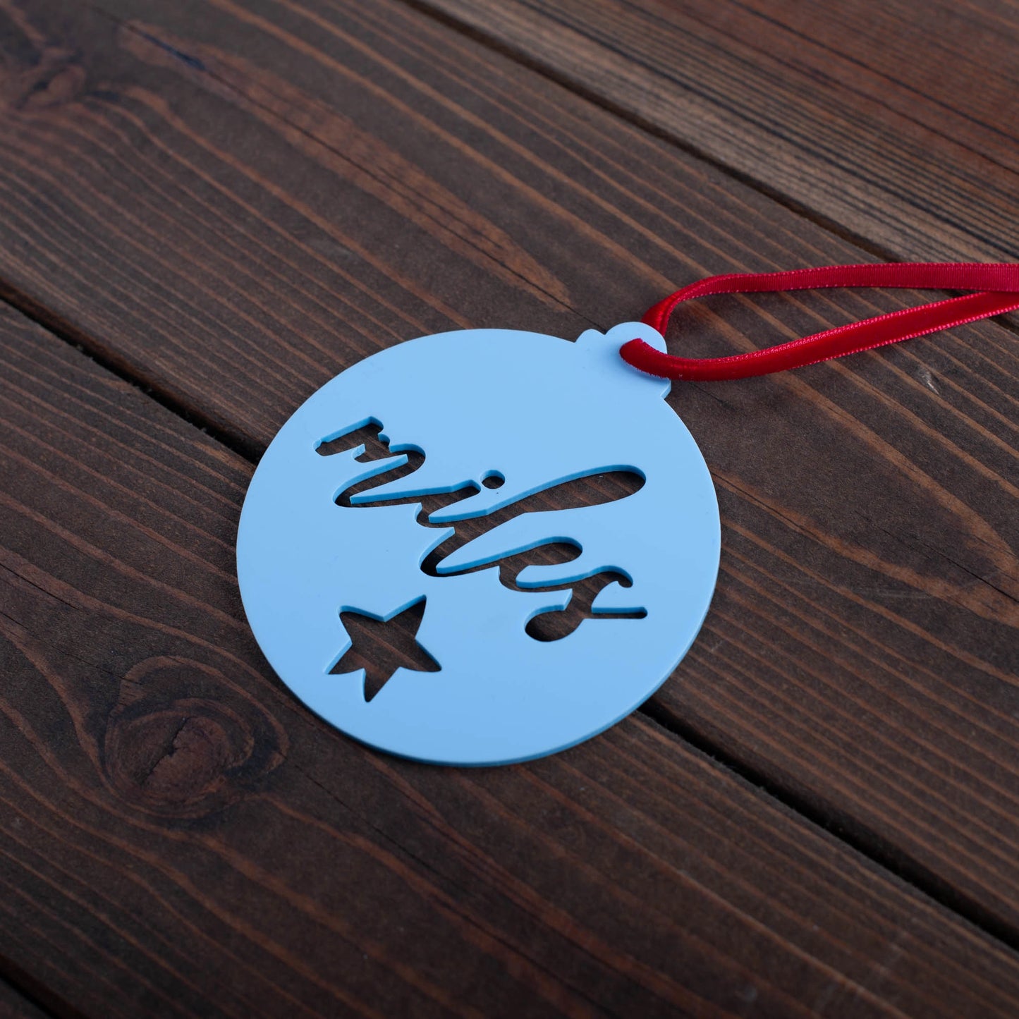 Engraved name bauble personalised for children or family