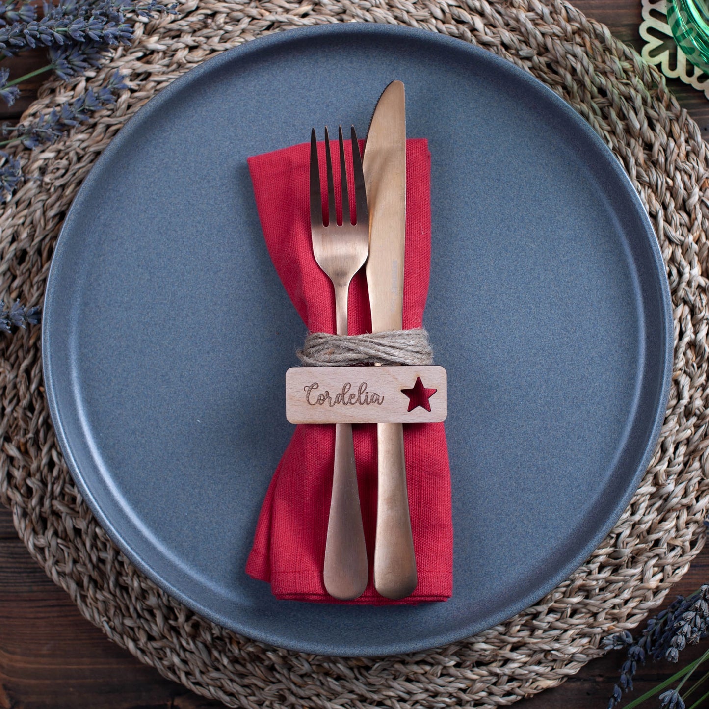 Wooden Christmas name plate for dinner table with personalised engraving with star cutout