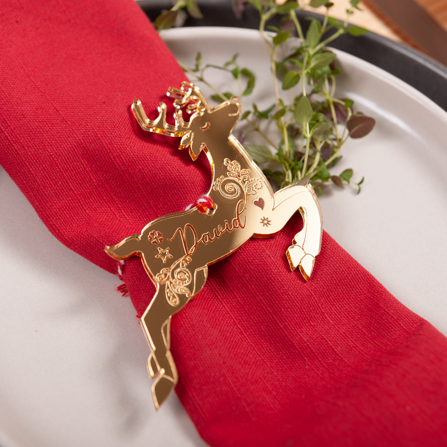 Luxury Gold mirror Christmas table with engraved reindeer name decorations for hosting